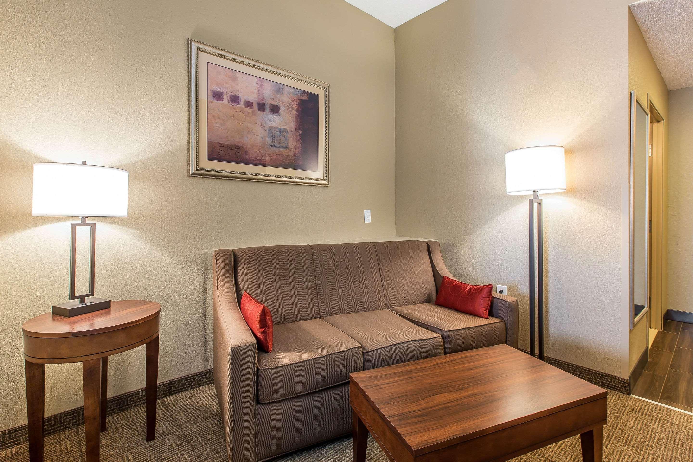 Comfort Suites Oxford I-20 Exit 188 Bagian luar foto