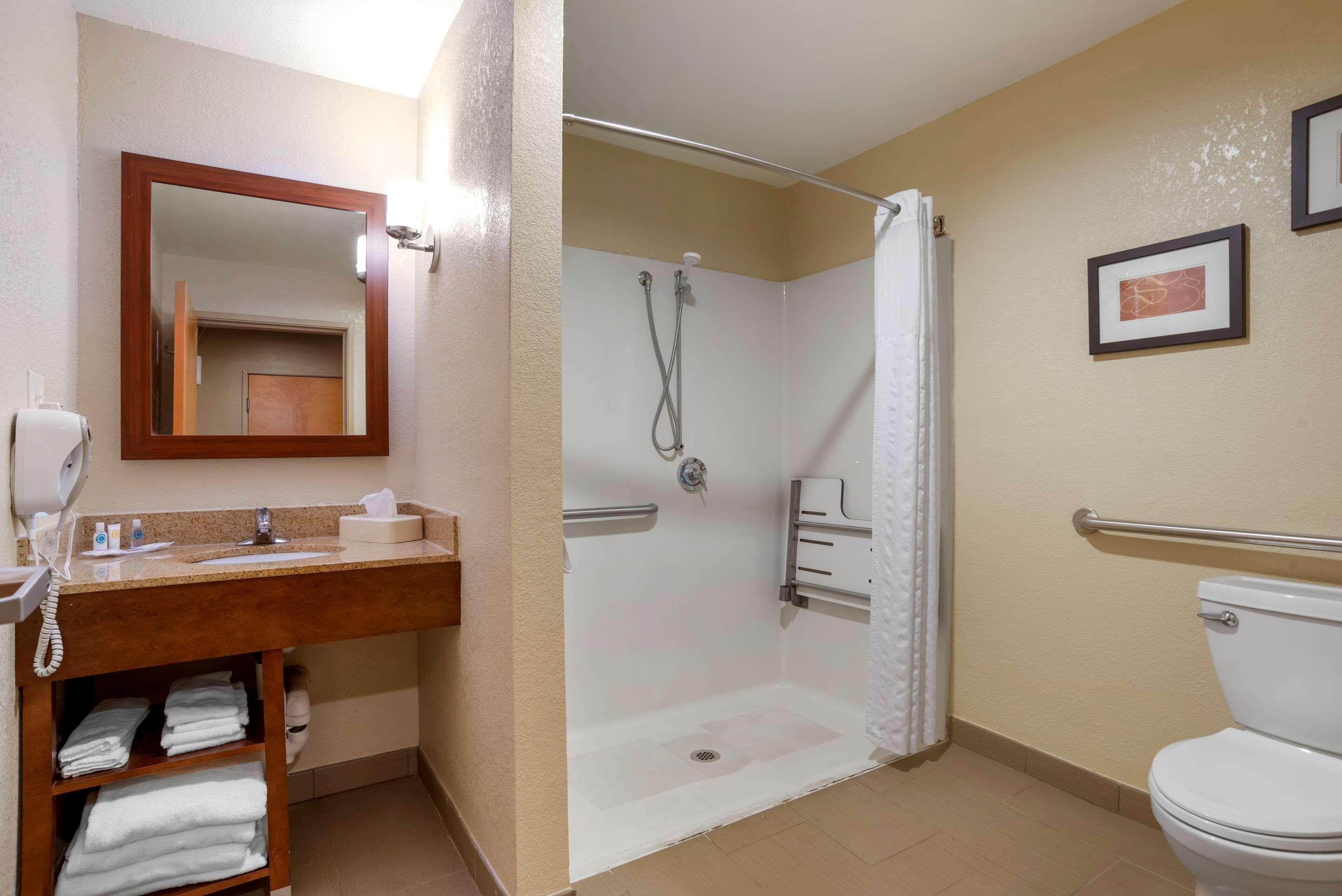 Comfort Suites Oxford I-20 Exit 188 Bagian luar foto