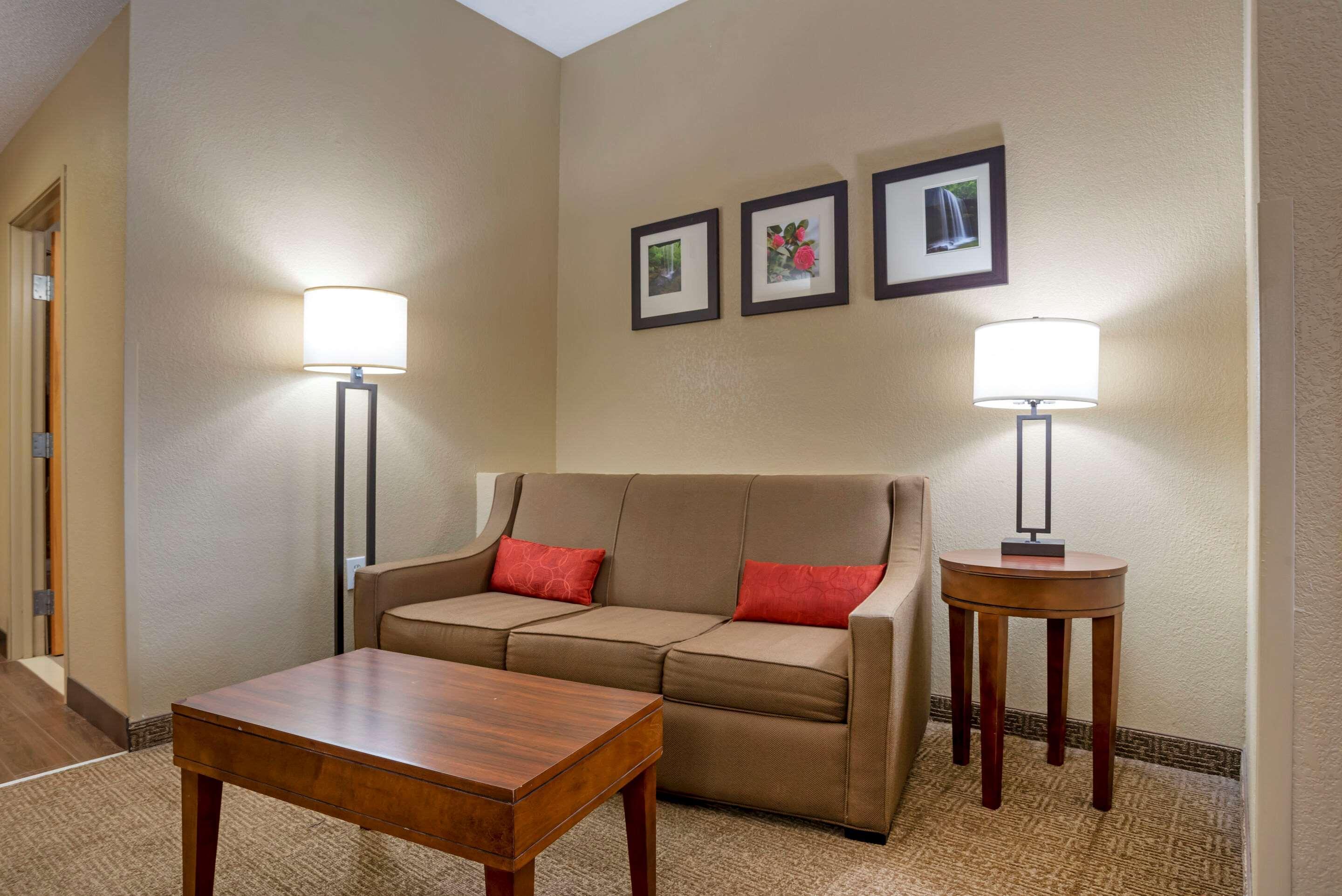 Comfort Suites Oxford I-20 Exit 188 Bagian luar foto
