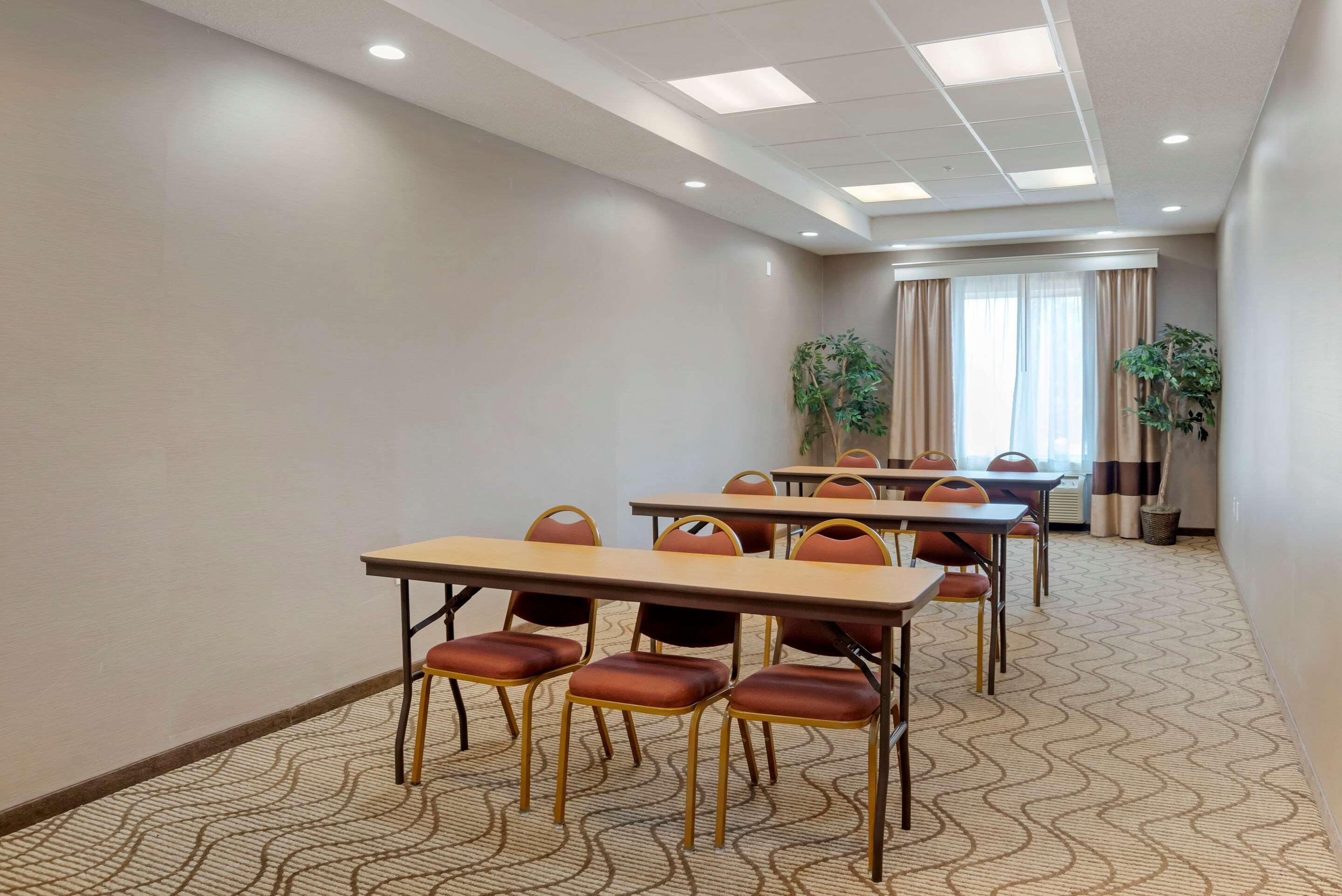 Comfort Suites Oxford I-20 Exit 188 Bagian luar foto